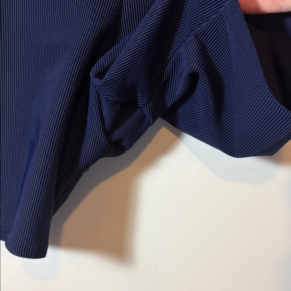 Onzie High-Rise Bike Short - Ribbed Navy - S - Picture 3 of 8